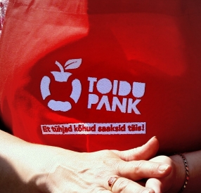 Food Bank “Your donation helps provide food aid to the poorest families!”